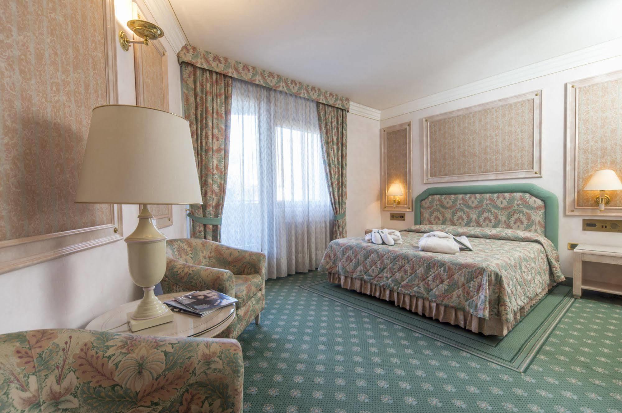 Comano Cattoni Holiday Понте-делле-Арке Экстерьер фото