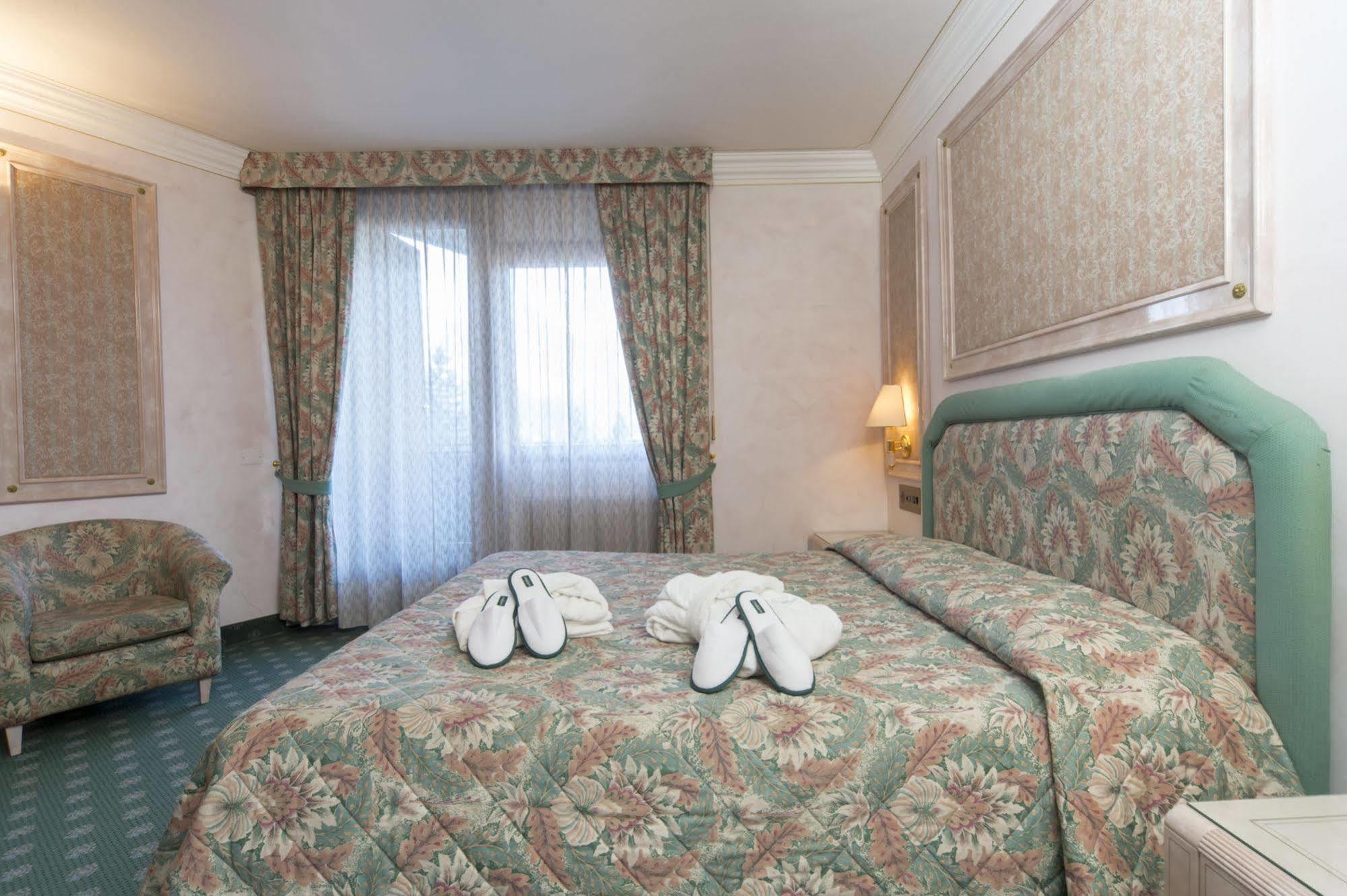 Comano Cattoni Holiday Понте-делле-Арке Экстерьер фото
